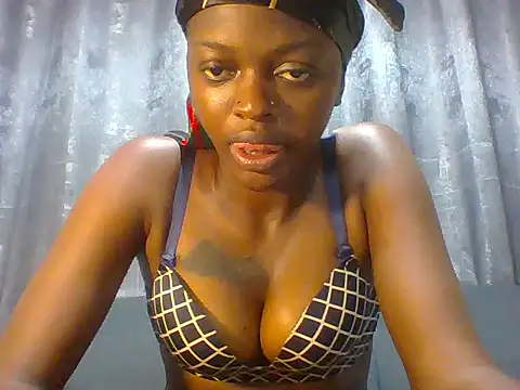 Sexy_Essiie