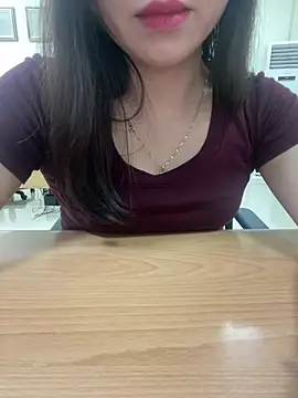 _Alina_98 live cam on StripChat