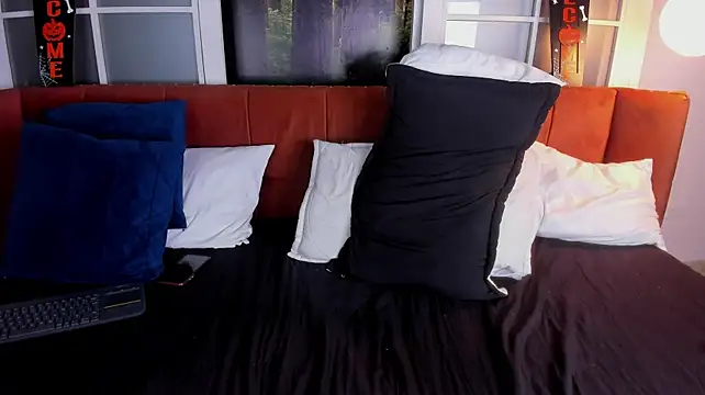 MikeEstevess live sex cam