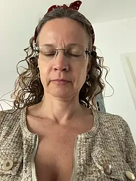 AnnikaRose live sex cam