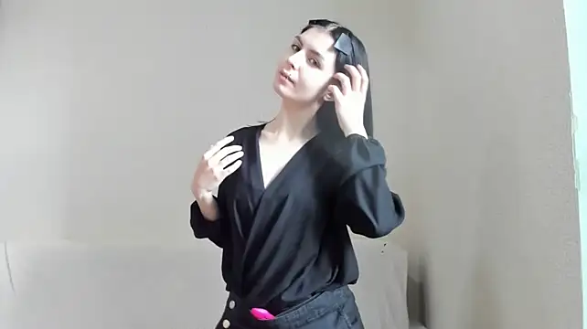 ErlinaBuoy live cam on StripChat