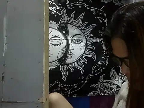 juicycum069 on Stripchat