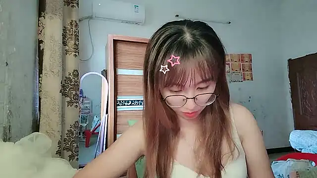 Lili_666 live cam on StripChat