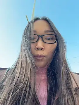 trytomakememoam live cam on StripChat