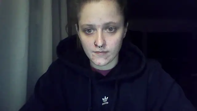 LeaWetGirl live cam on StripChat