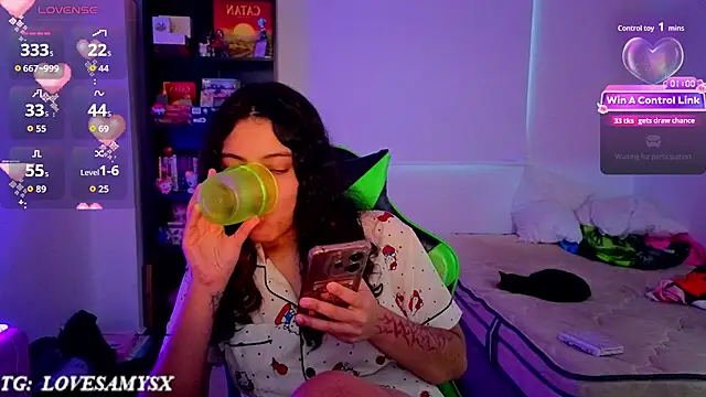 Lovelyamyy webcam