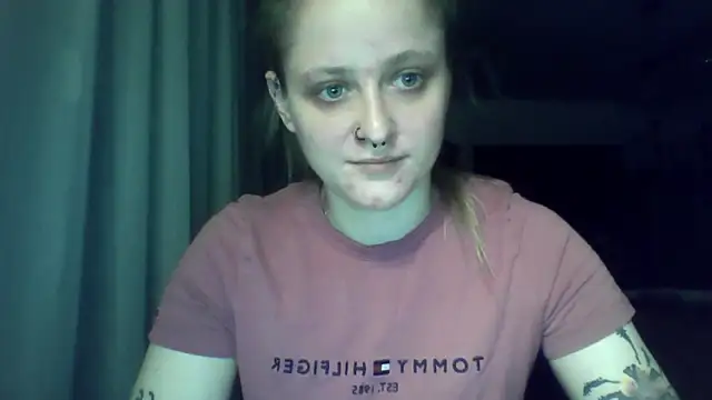 LeaWetGirl webcam