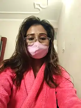 hot_laxmi2