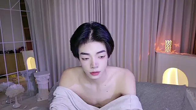 xiaozeouba (M twink) - 闪现黑森林~~秀秀腹肌~~