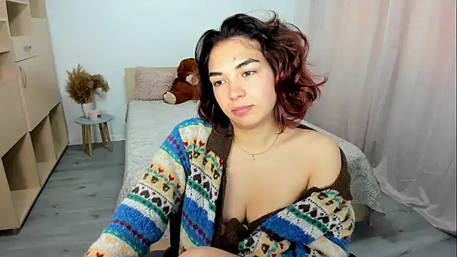 AlexaJuly live cam on StripChat