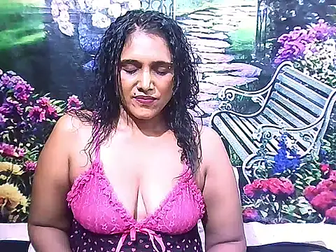 IndianSexyLady20 webcam