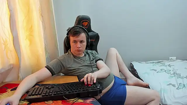 iliaskrislove live cam on StripChat