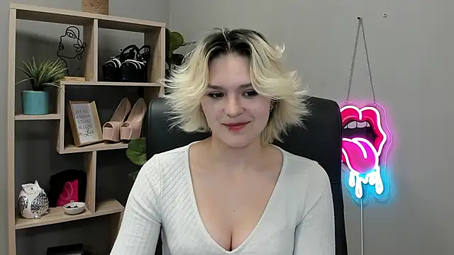SweetLilyxo live cam on StripChat