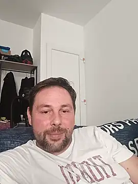 broots91 live cam on StripChat