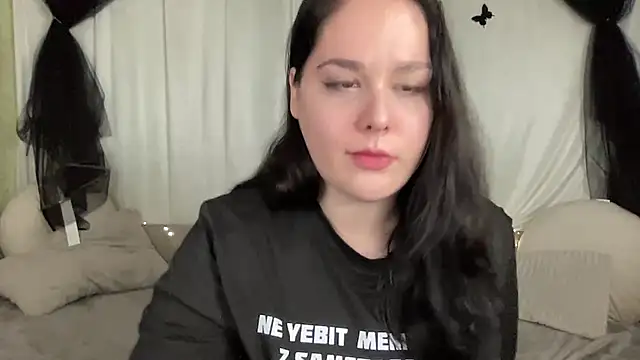IvyLebelly live cam on StripChat