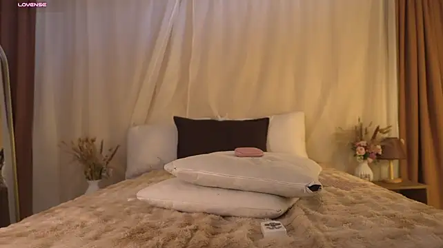 mula_talove live cam on StripChat