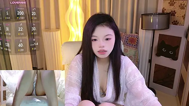 Lina-520 live cam on StripChat