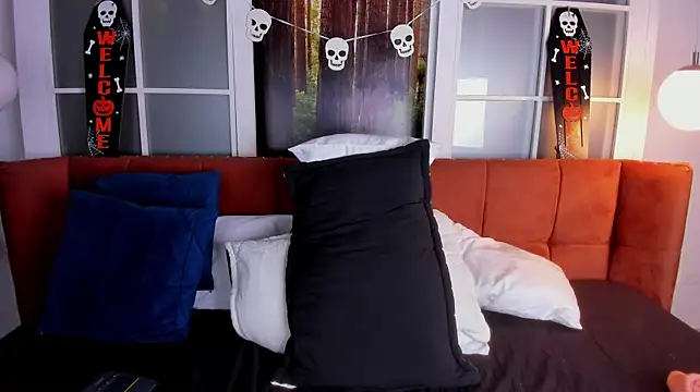 MikeEstevess live cam on StripChat