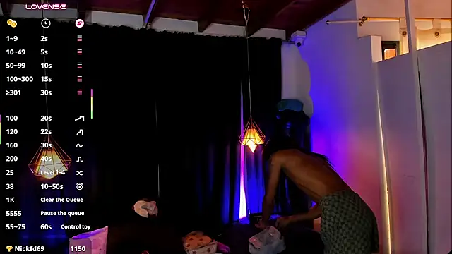 katiee11 live cam on StripChat