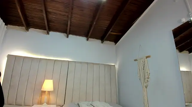 JustPhantom live cam on StripChat