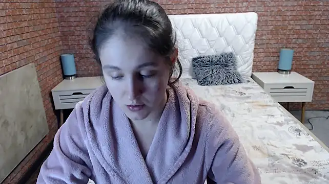 Holliy_Cooper live cam on StripChat