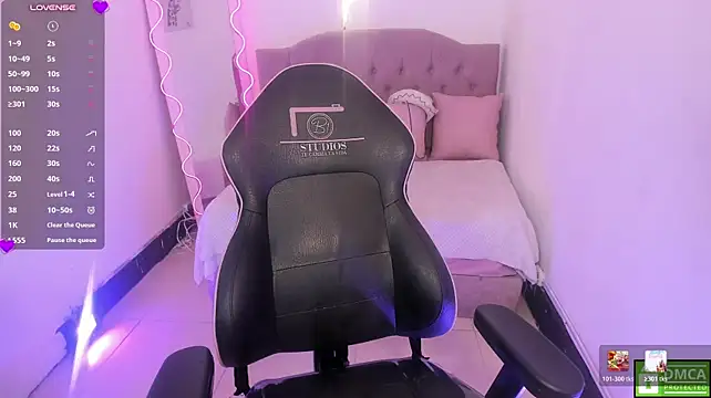 NIKAELA_TAY
