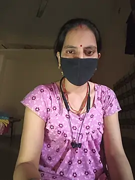 Cuty_ruhani live cam on StripChat