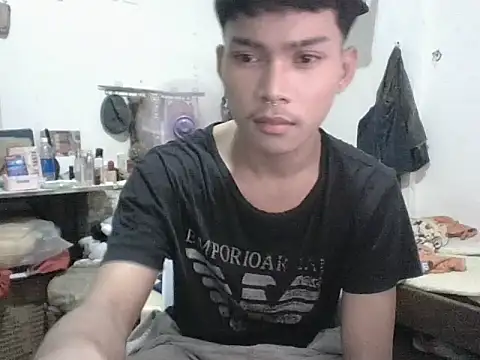 Johnnixes19 on Stripchat