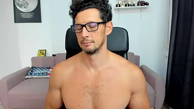 brutusk08 (Ask my age) - Cumshot in freechat 🌬☁🌊🌊
