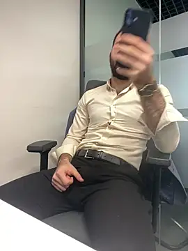 speddy34 (M young) - Office show dick