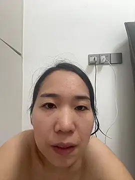 kaer888 (F milf) - 在闺蜜客厅全裸播