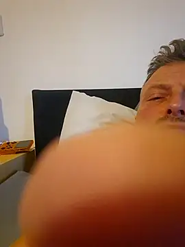 eatmethen (Ask my age) - Cumshot