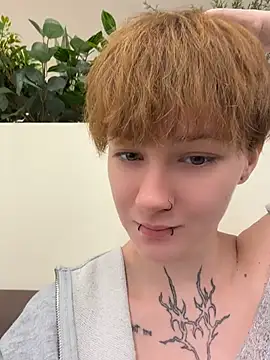 IceMur live sex cam