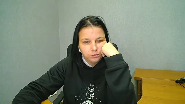Image du stream de Simmiera, modèle Stripchat