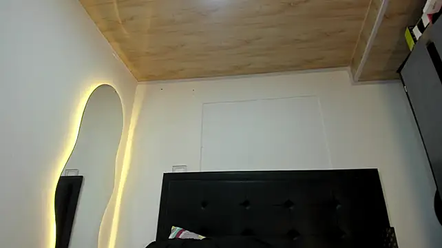 BustyGlow webcam