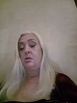 Julia20X live cam on StripChat