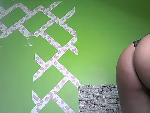 Lovly_pretty live cam on StripChat