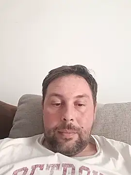 broots91 live cam on StripChat