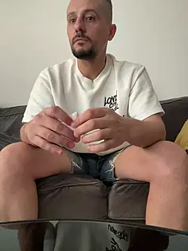 InsaneMattt live cam on StripChat