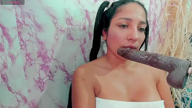 sweetyblowjob19_ live cam on StripChat