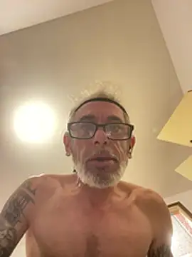 crisfootlicker live cam on StripChat