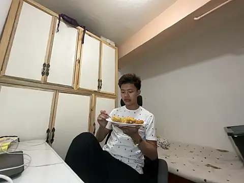 wildpinoy27 live cam on StripChat