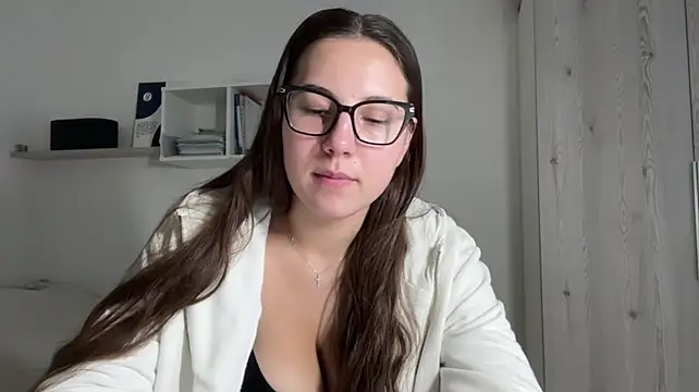 rubymoonv live cam on StripChat