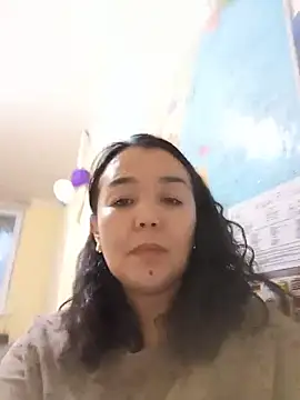 AliyaCutiex live cam on StripChat