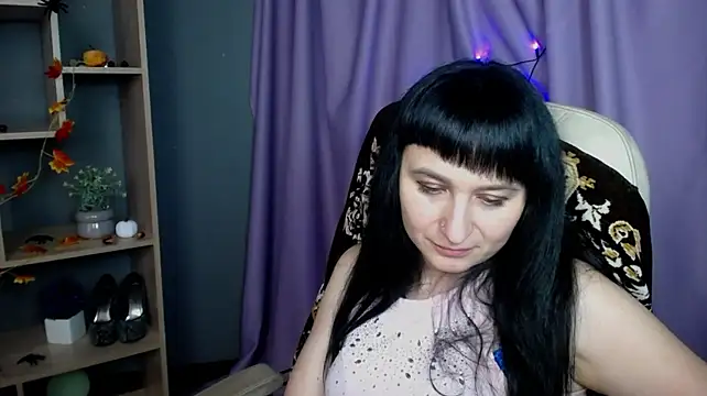 NinaFlawlees webcam