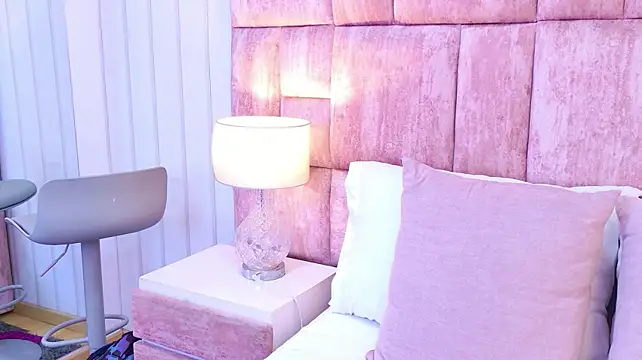 MiaLaure
