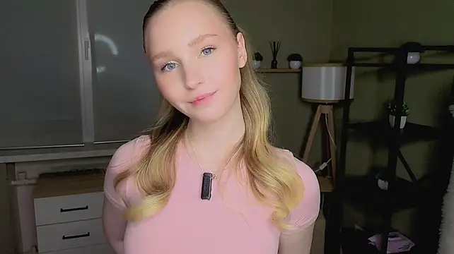 BlondeMiaX