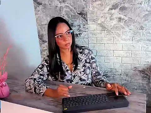 MorenaAfterDark_