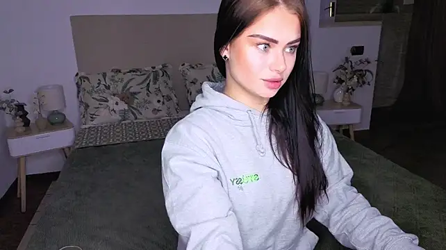 Silena_sky live cam on StripChat