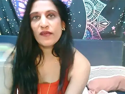 indiansexcsmile4u live cam on StripChat